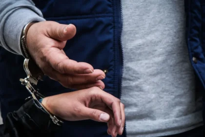 إلقاء القبض على تركيين اثنين بحوزتهما وثائق سفر مزورة قبل رحلة جوية إلى إيطاليا