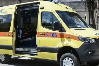 حادث سير خطير في لاريسا: إنقاذ خمسة مصابين بعد تصادم مركبات