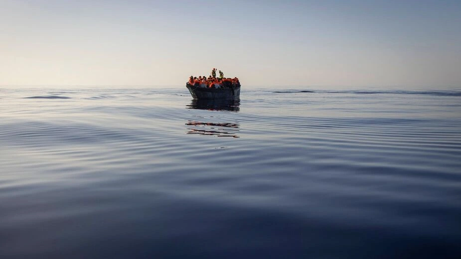 إنقاذ ٣٢ مهاجراً جنوب غرب تايناروس - و يجري نقلهم إلى ميناء كالاماتا