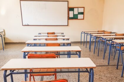 شهادة لغة حكومية مجانية للغات الإنجليزية و الفرنسية و الإيطالية و الألمانية لطلاب الصف الثالث
