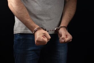 إلقاء القبض على شخصين بتهمة النقل غير القانوني للمهاجرين في إيفروس و رودوبي