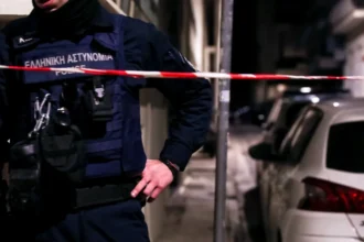 إلقاء القبض على قاصر في مدينة سالونيكي بتهمة الاعتداء بأداة حادة