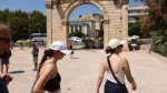 الطقس: مشمس مع غبار أفريقي و تصل درجات الحرارة إلى ٣٧ درجة في اتيكا