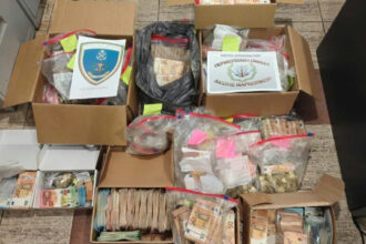 اعتقال شخصين بتهمة تهريب المخدرات في بيرايوس و رودس و مصادرة ما يقارب مليون يورو