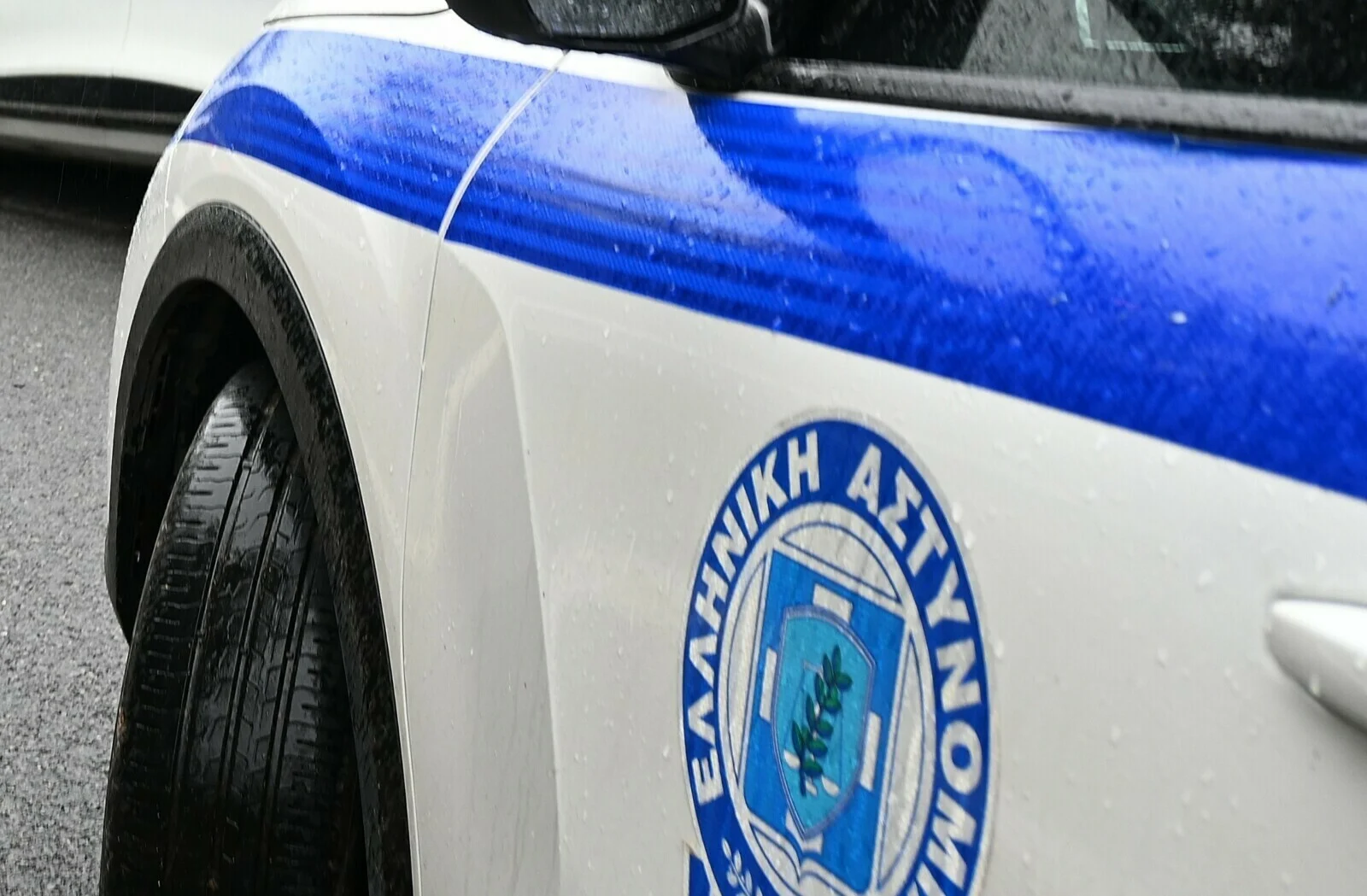 إطلاق نار في أغيوس بانتيليموناس: فتاة تبلغ من العمر ١٠ سنوات في المستشفى