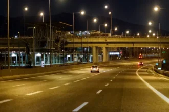 حادث تصادم مركبات على طريق أتيكي أودوس - ازدحام مروري خانق قرب كيفيسيا