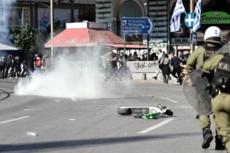 توتر في أومونيا بعد المظاهرة التعليمية الشاملة: حرب نفطية و استخدام الشرطة للمواد الكيميائية لمكافحة الشغب